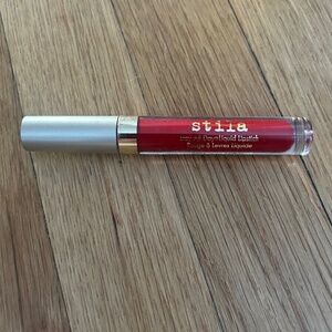 Liquid lipstick Stila - Beso